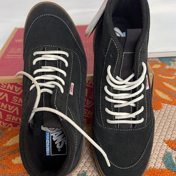 Vans WMNS Colfax Boot Mte-1
Gum/Black
VN000BCGW9Q
BOOTS Sneakers - Picture 13 of 16